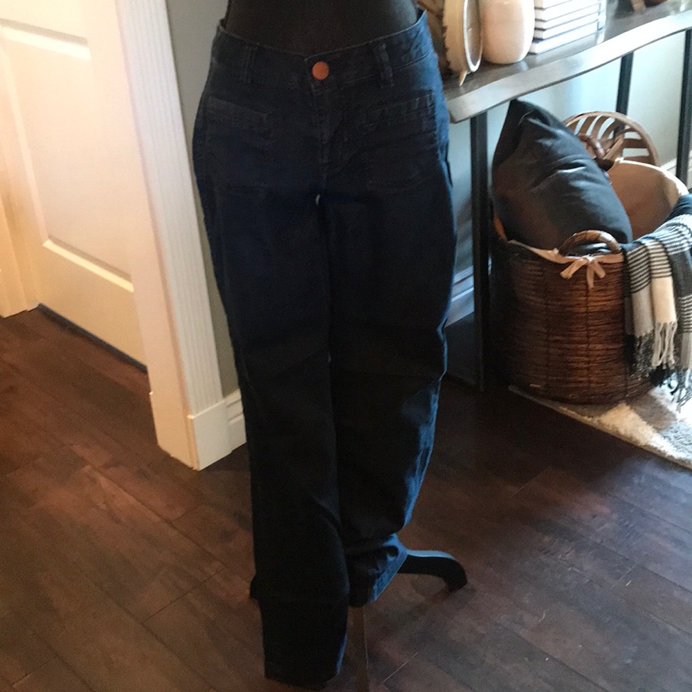 CAbi denim jeans, bootcut, SZ 4, flat front.
